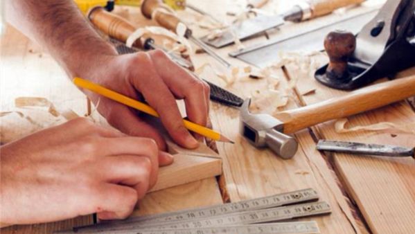 如何確保工程按期完工？